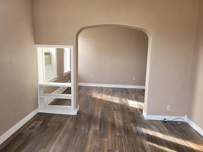 2905 Burden St — Photo 7