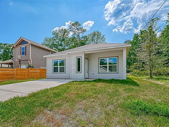 3rd image of 15861 Beechnut Dr