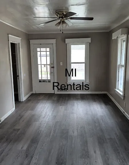 220 E Lakeview Ave — Photo 2