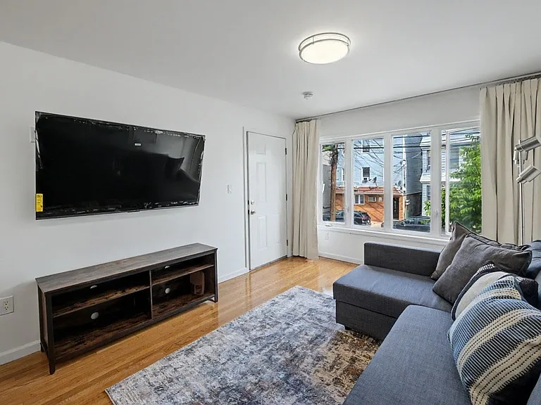 315 Cross St — Photo 14
