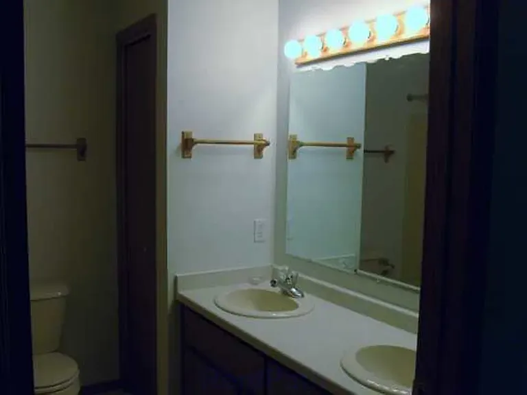 Harbour Pointe Villas — Photo 9