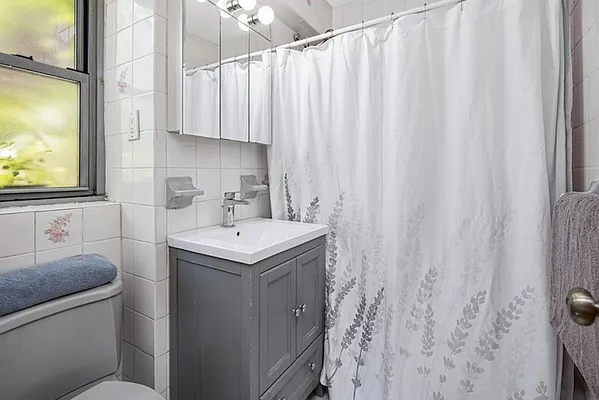 Rented by Brown Harris Stevens | media 27