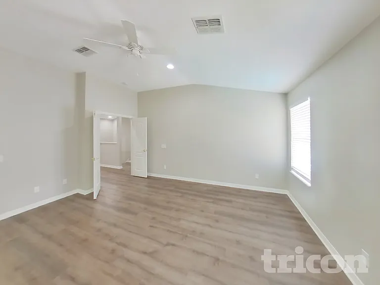 16651 Midsummer Ln — Photo 10