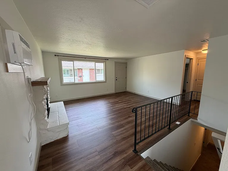 323 East Wabash Avenue — Photo 18