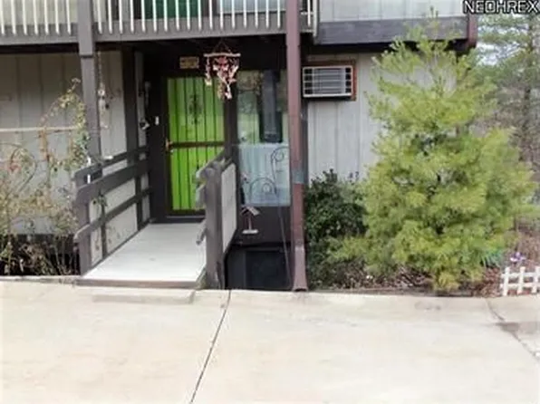 1613 Treetop Trl #49, Akron, OH 44313