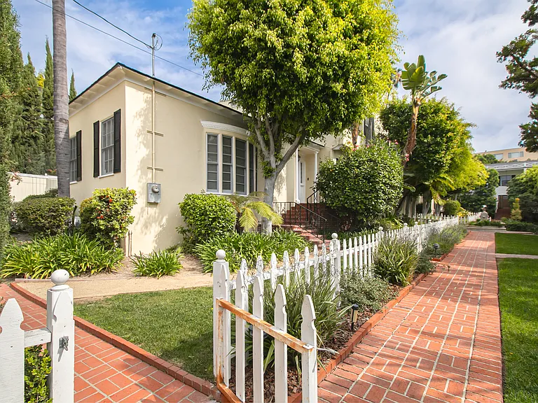 1726 N Vista St — Photo 18