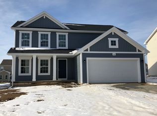 3691 Amber Oaks Dr, Howell, MI 48855