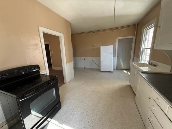 328 Hancock St #328, Rumford, ME 04276