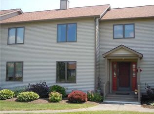 12 Harrier Cir, Rochester, NY 14623