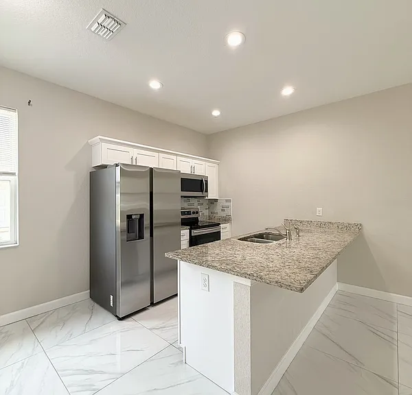 2 W Orange St #101 — Photo 10