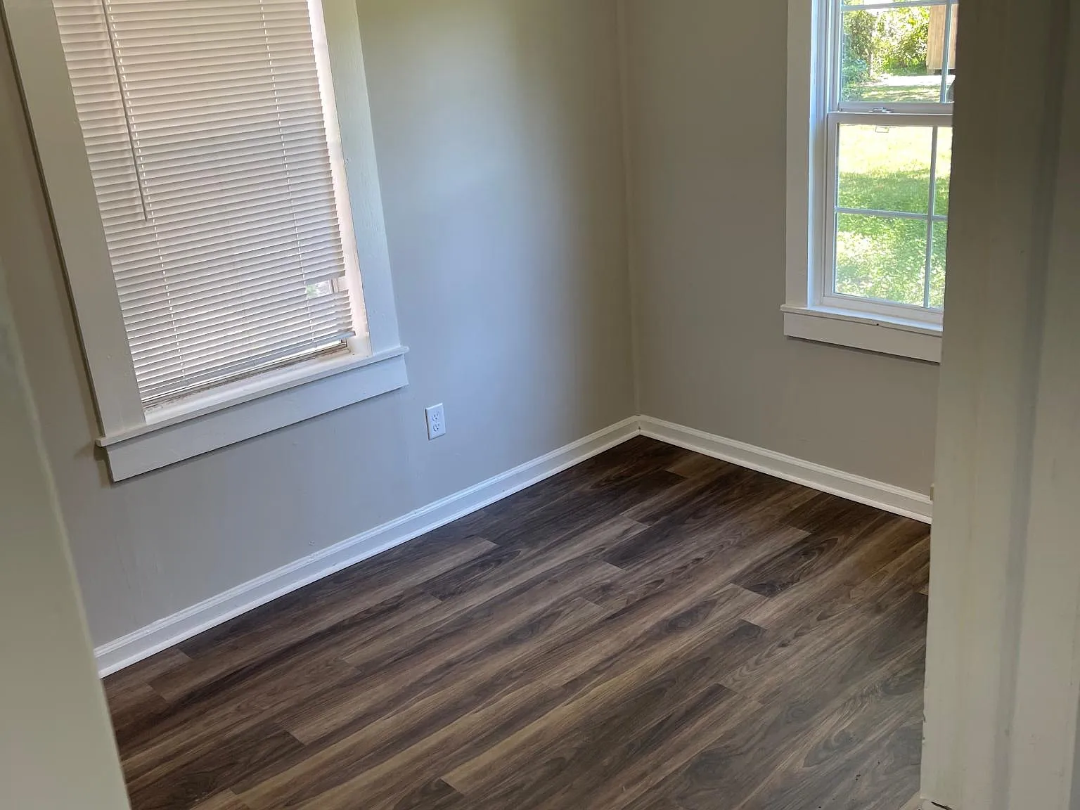 2 bed, 940 sqft, $950 — Photo 2