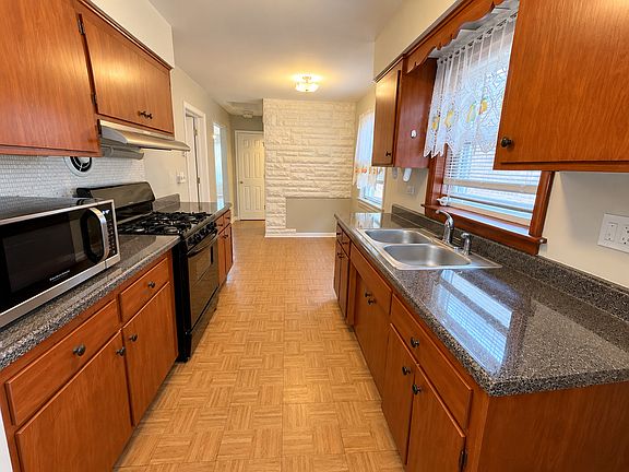 5th image of 6812 W Higgins Ave