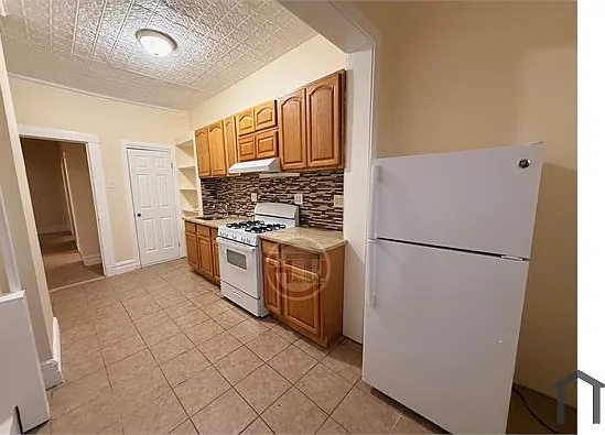 3 bed, $3,633 — Photo 2