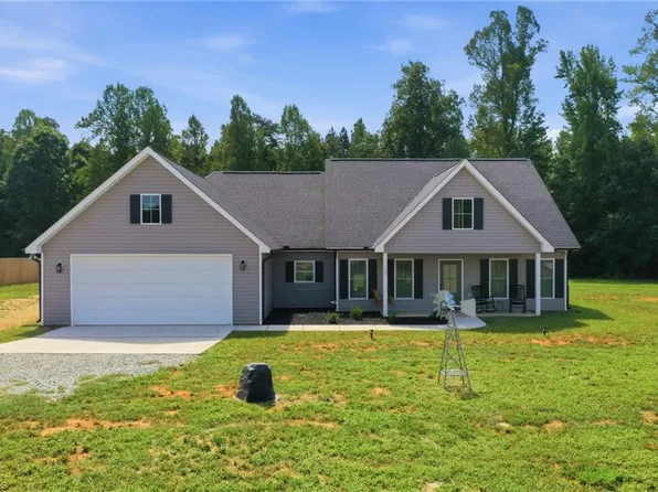 141 Gregorys Grange Dr, Yanceyville, NC 27379