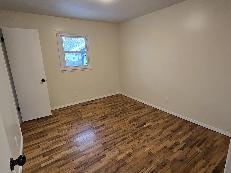 1472 E Berkeley St — Photo 15