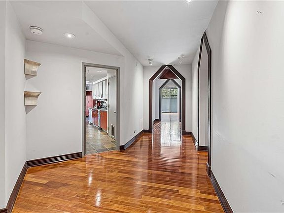 3rd image of 2660 Peachtree Rd NW APT 4A