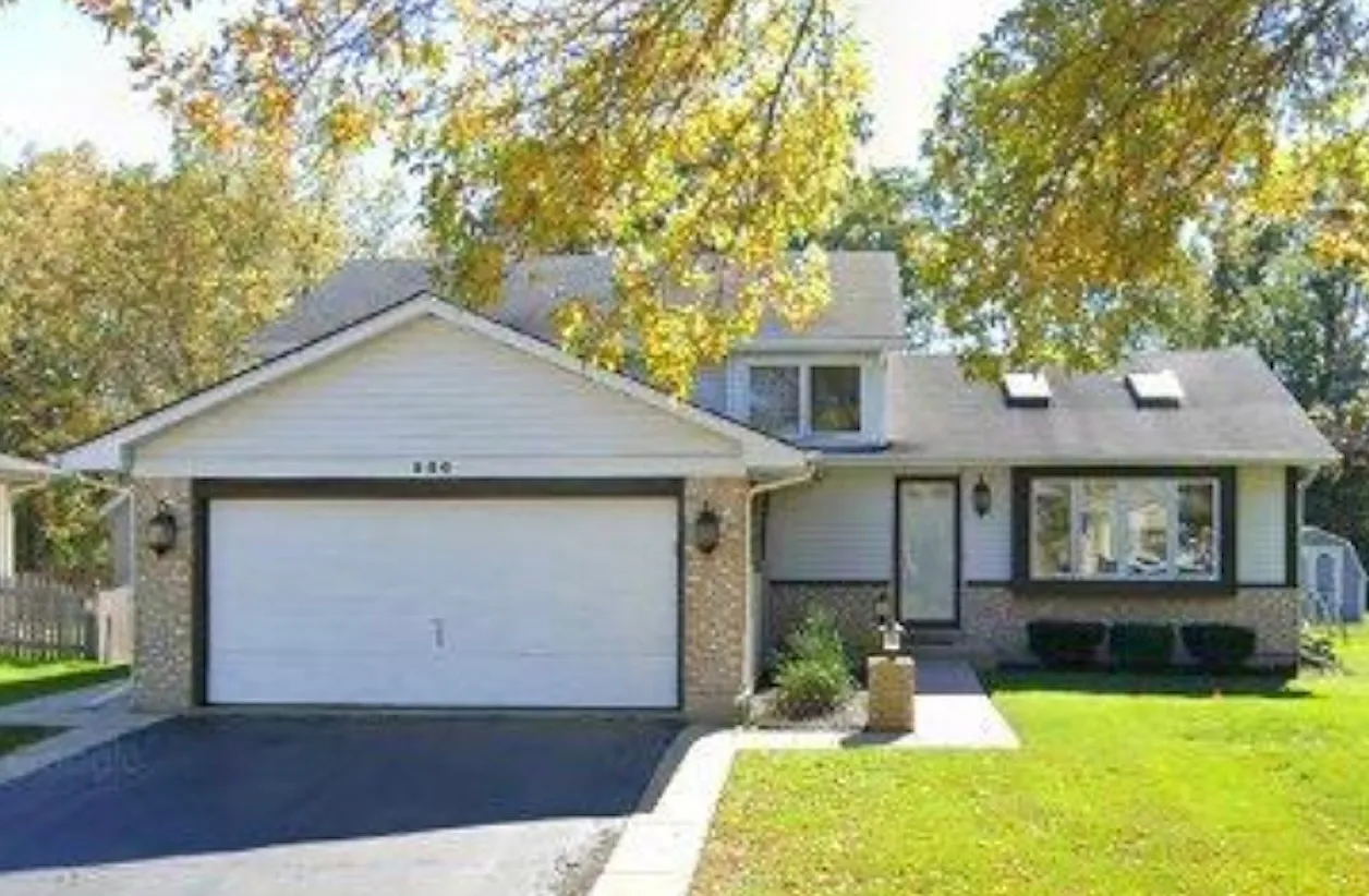 350 Chippewa Ln photo 1