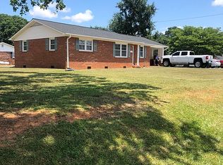 105 Rainbow Cir, Inman, SC 29349