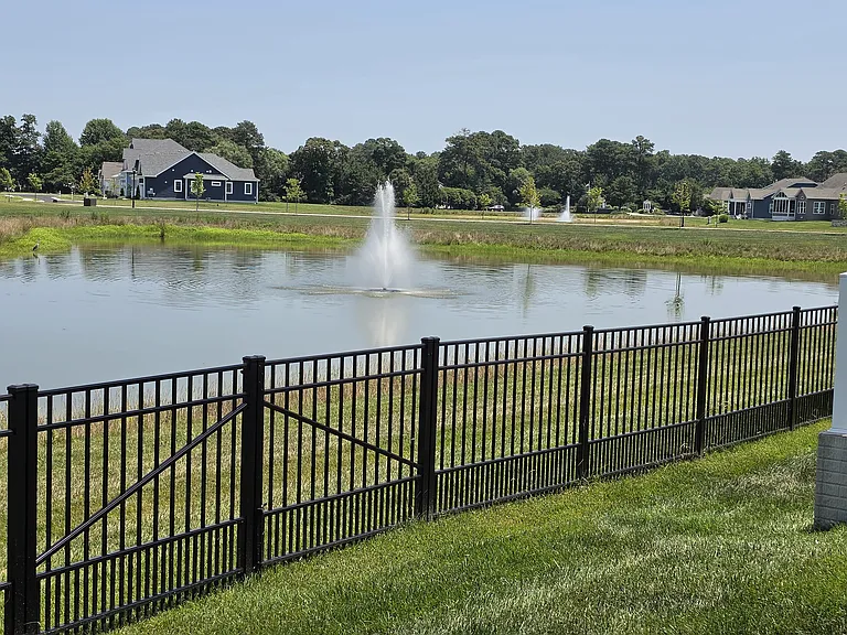 Purple Martin Cir — Photo 3