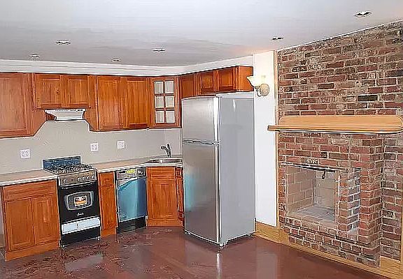 2nd image of 863 Carroll St #4AL