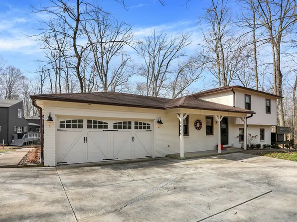 7476 S Susan Ln, Trafalgar, IN 46181