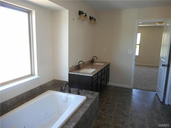 5th image of 140 Mallard Pointe Blvd