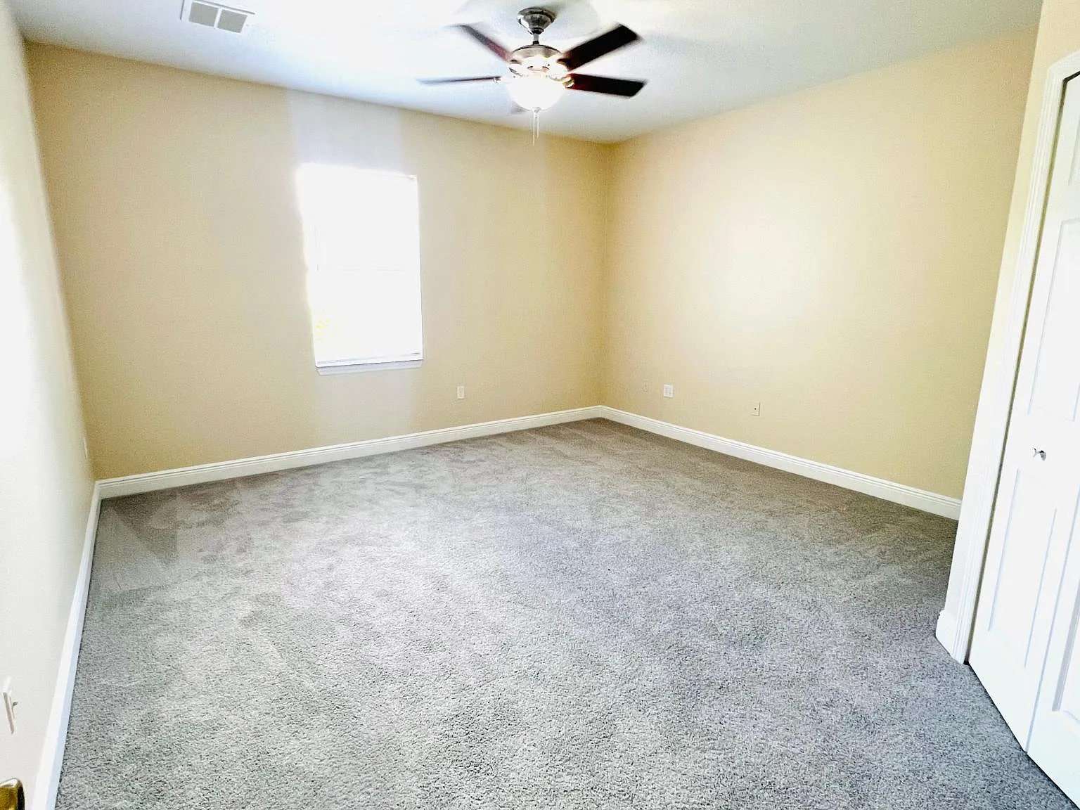 2 bed, 1276 sqft, $1,850 — Photo 4