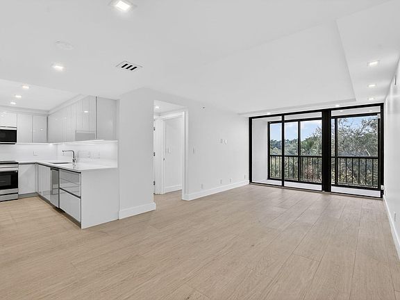 3rd image of 7835 Lakeside Blvd APT 946