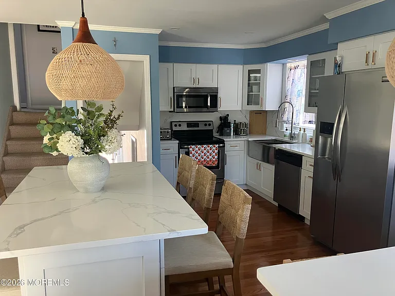 210 Laurel Ct — Photo 11