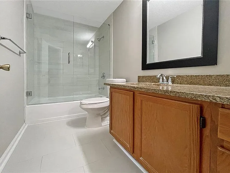 901 Wentworth Ct — Photo 18