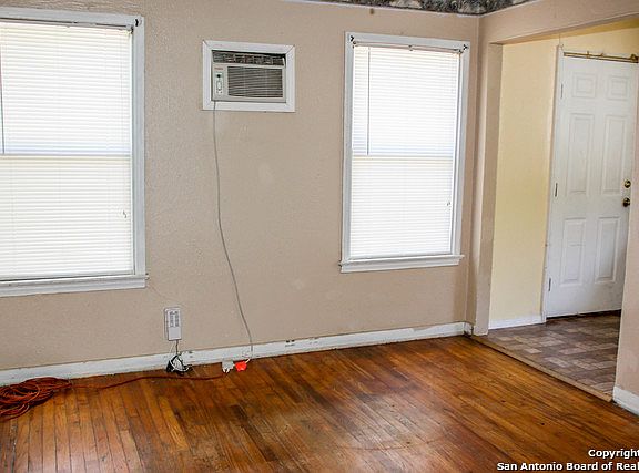 5th image of 838 Harriman Pl