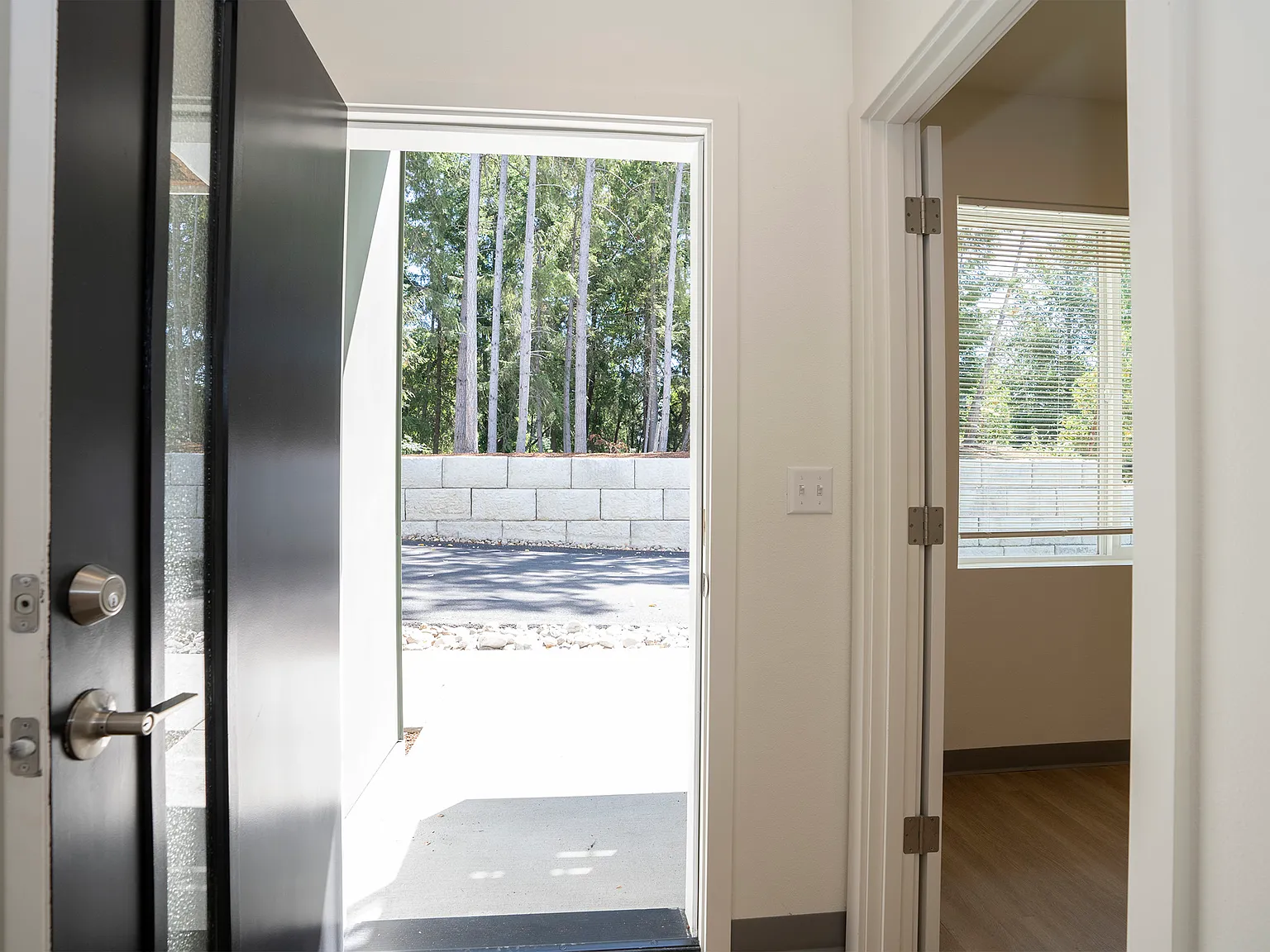 2 bed, 2.5 bath, 1728 sqft, $2,895 — Photo 4