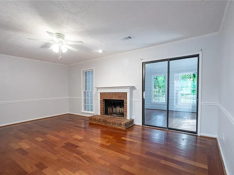 2916 Governors Ct — Photo 11