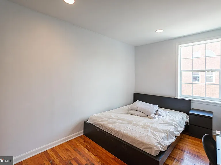 1116 Pine St #3F — Photo 8