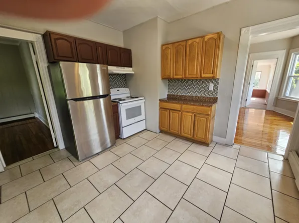 688 Dixwell Ave, New Haven, CT