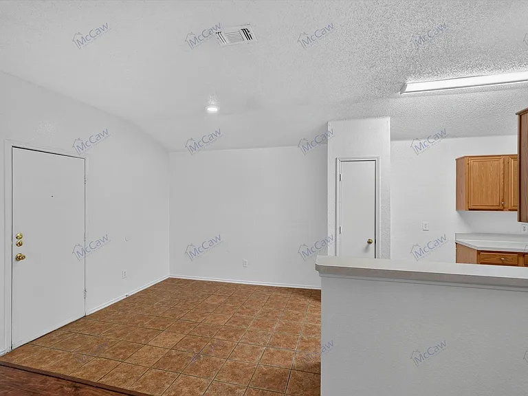 10340 Blackjack Oaks Dr — Photo 2