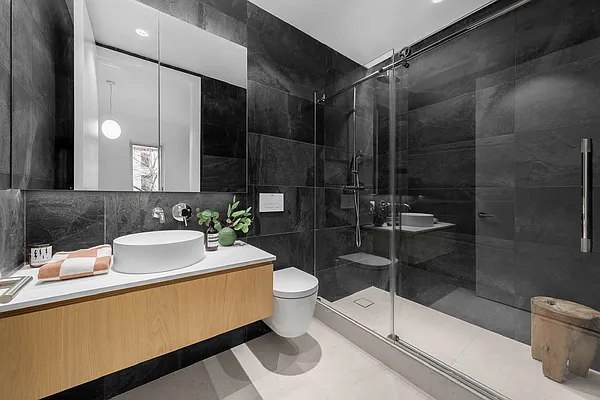 Sold by Park Property Advisors | media 5