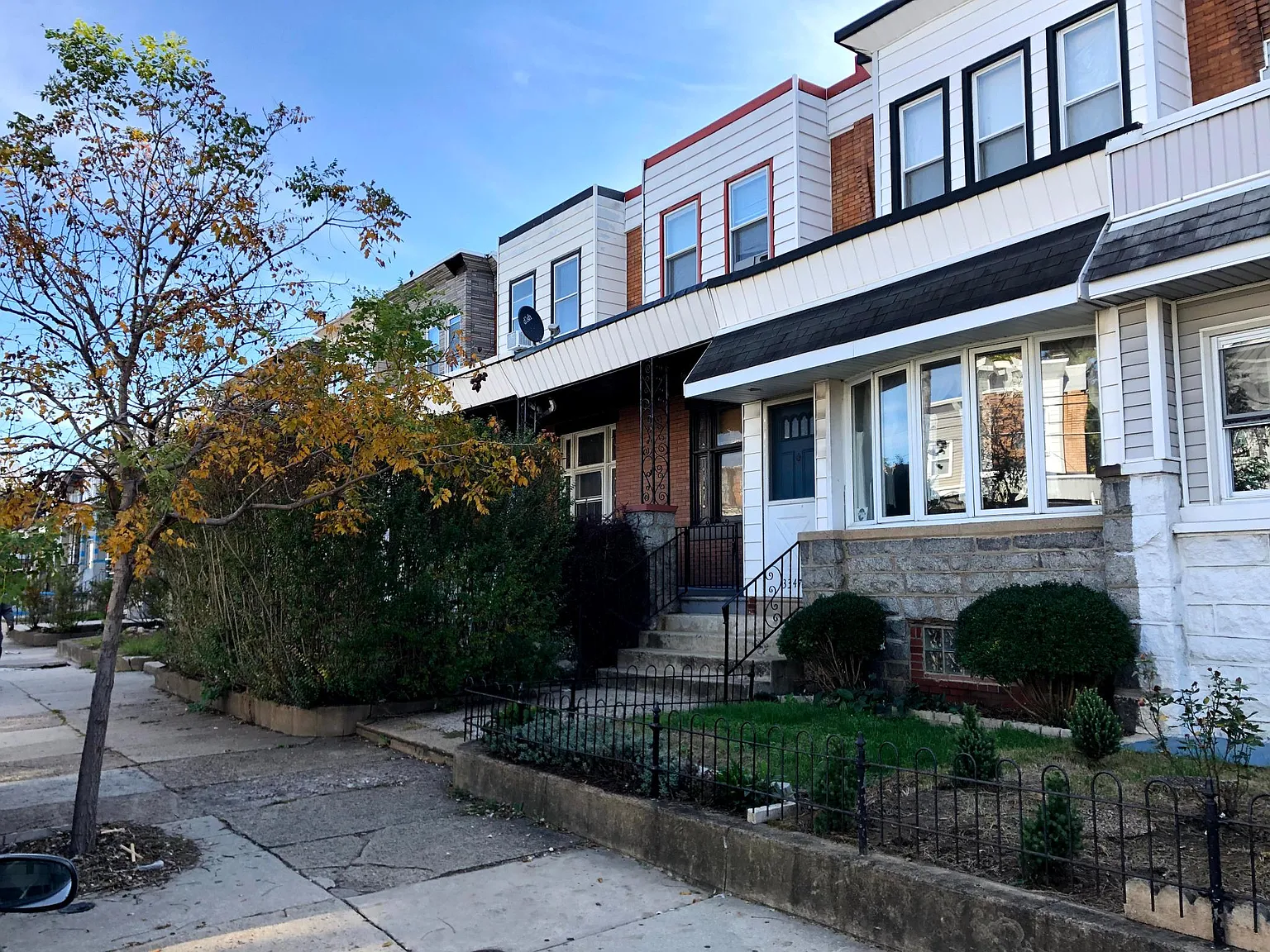 3347 Emerald St — Photo 2