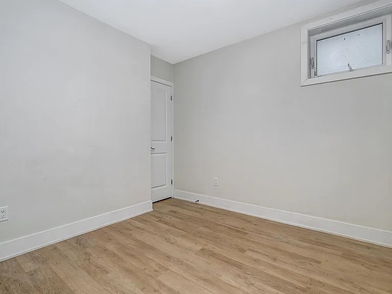 149 Henderson Ave — Photo 15