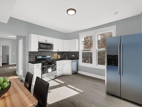 2nd image of 3522 W Flournoy St #2F