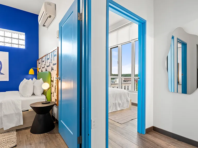 Exhibit A2 Apartments — Photo 31