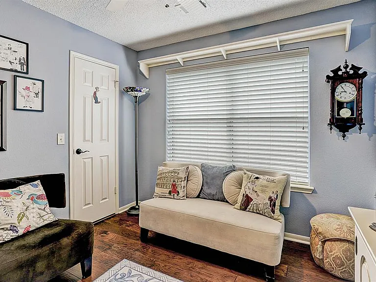 10022 Cabin Creek Dr — Photo 24