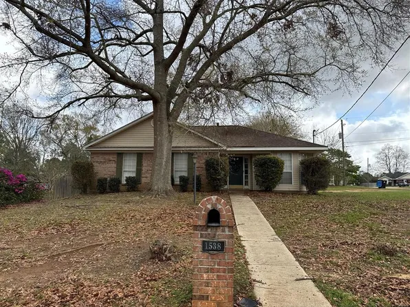 1538 Homestead Dr, Semmes, AL 36575