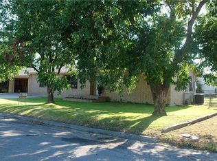 1706 Earl St, Goldthwaite, TX 76844