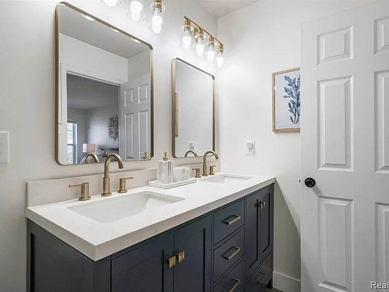 425 Knollwood Dr — Photo 6