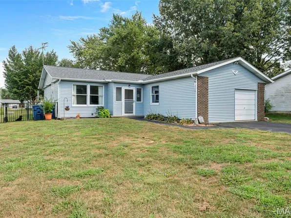 506 Elm St, Saint Jacob, IL 62281