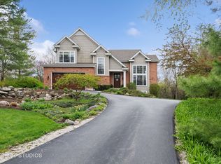 491 W Hillside Ave, Barrington, IL