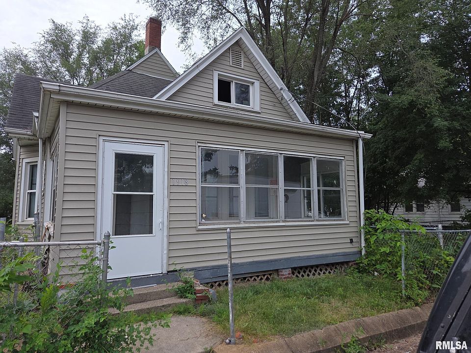 1st image of 1918 W Howett St