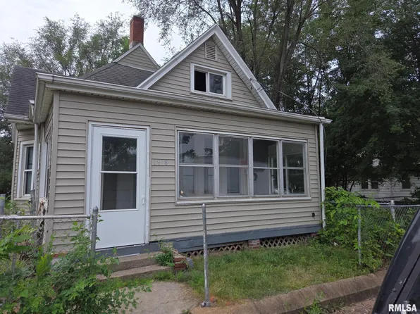 1918 W Howett St, Peoria, IL 61605