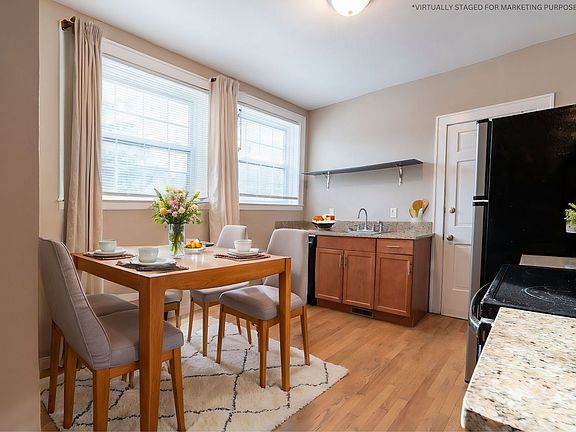 3rd image of 610 N 2nd St APT 4